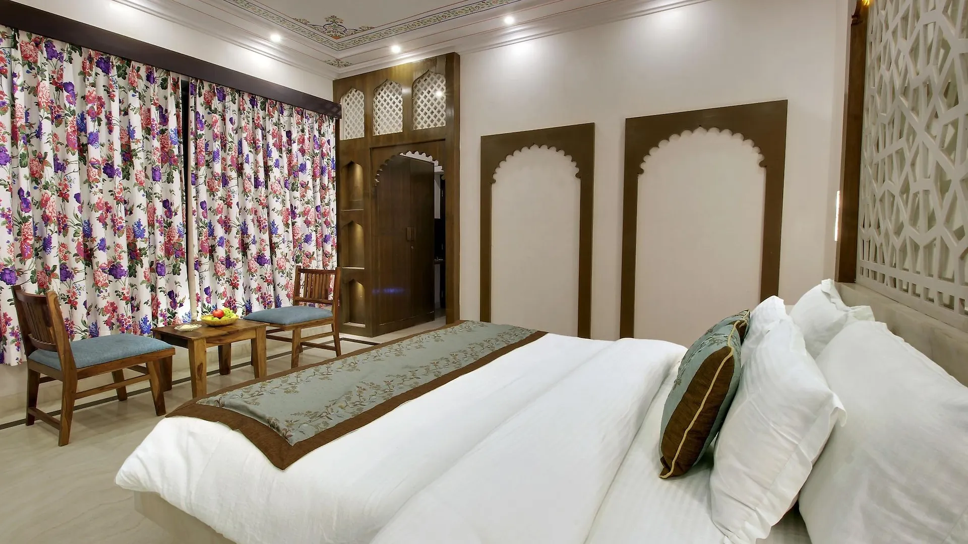 ****  Panna Vilas - A Lake Facing Boutique Hotel Udaipur India
