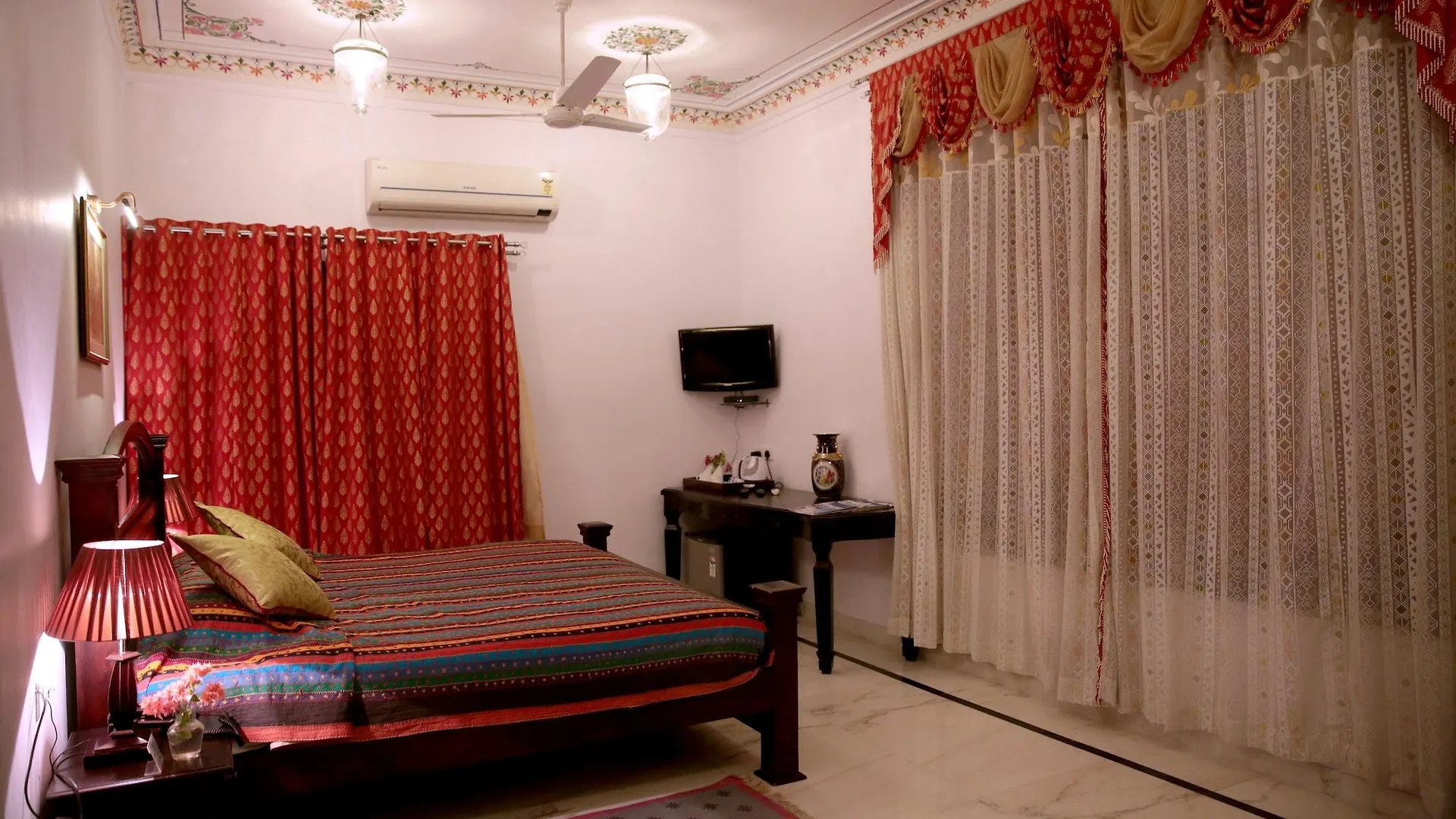 Panna Vilas - A Lake Facing Boutique Hotel Udaipur