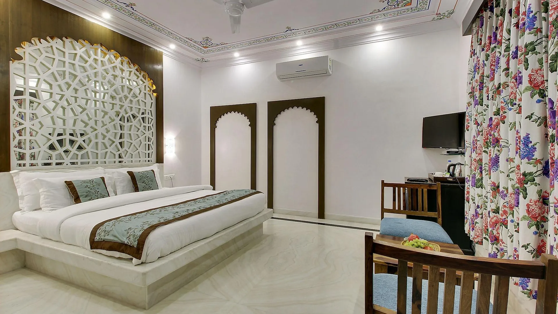 Panna Vilas - A Lake Facing Boutique Hotel Udaipur