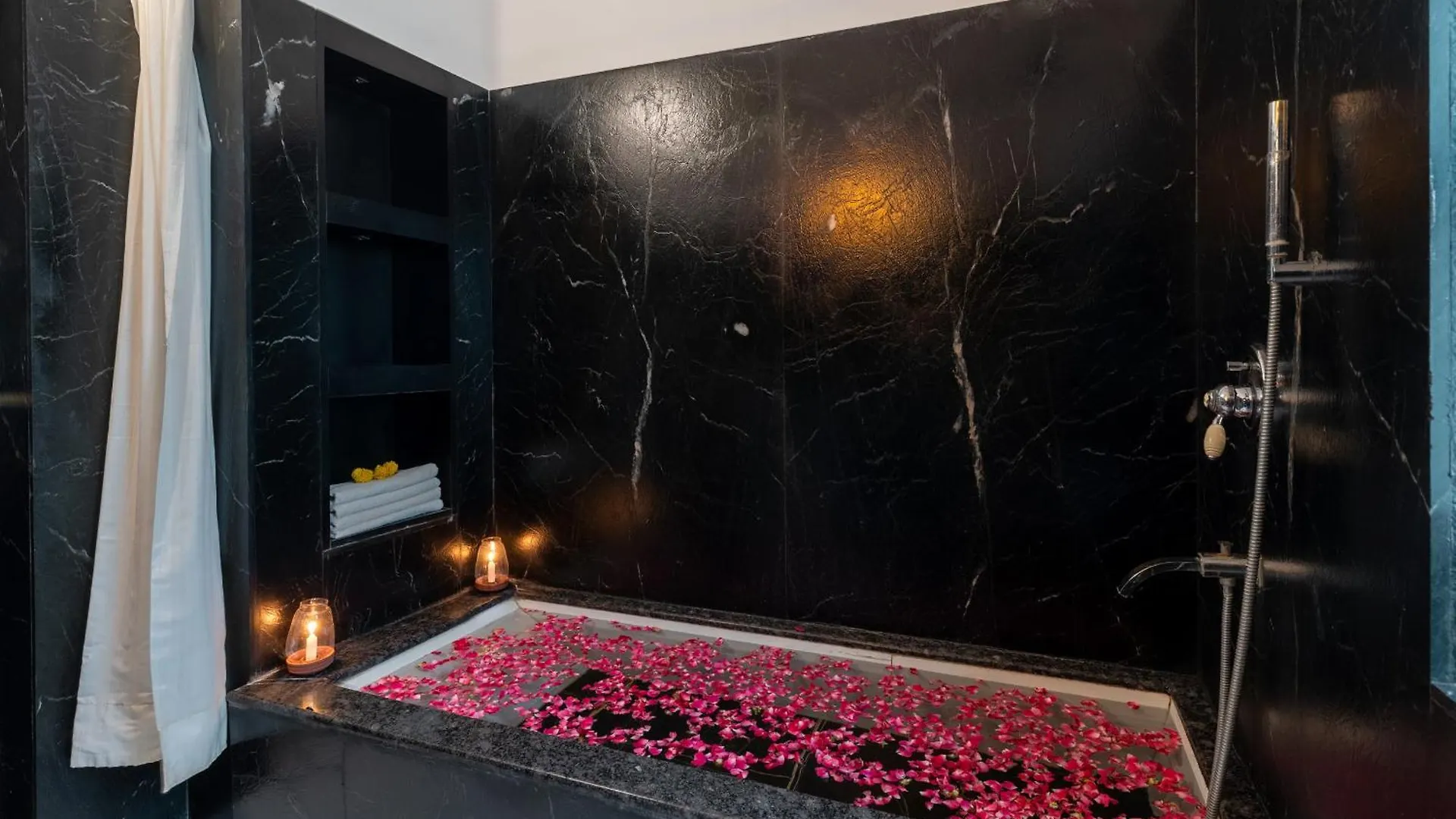 Panna Vilas - A Lake Facing Boutique Hotel Udaipur